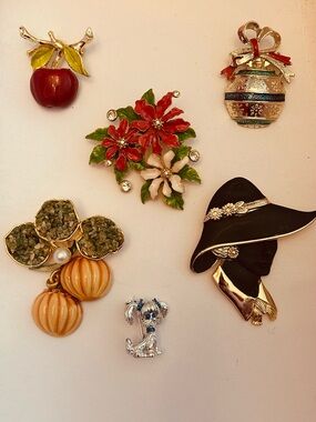 Lot of 6 Signed Brooches- Gerry’s, BSK, Torino & Butler